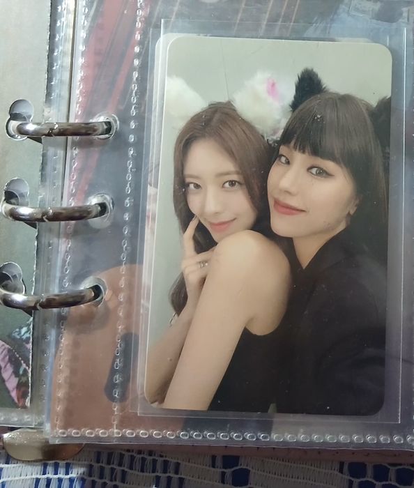 kpop photocards aespa and others.