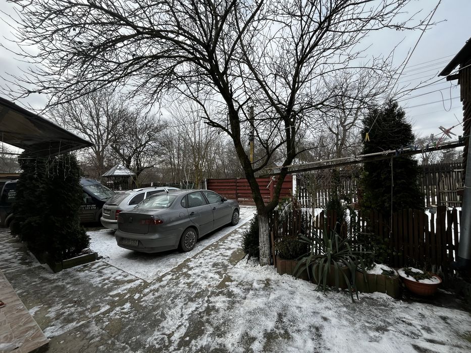 Vand casa cu teren. Pret:90.000€