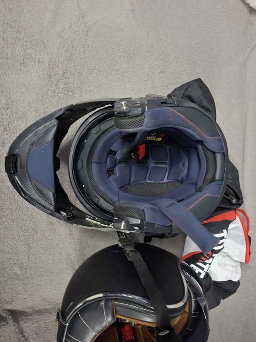 Vând 2 căști moto XXL: Black Optimus II modulară + MT Helmets Le Mans 2 SV negru mat