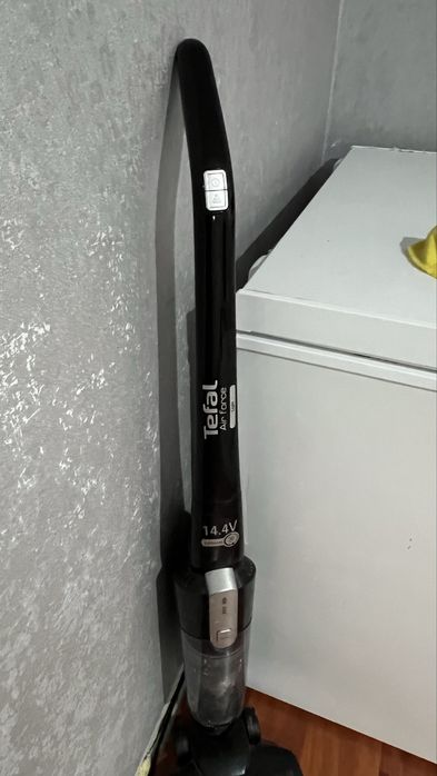 Вертикальный пылесос