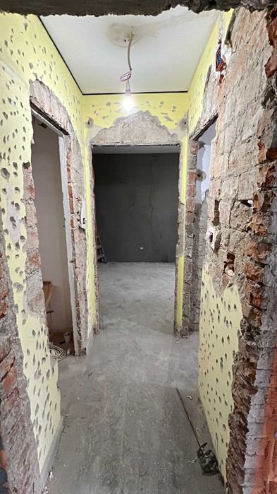 Renovări apartamente Iași gresie faianță baie finisaje instalații