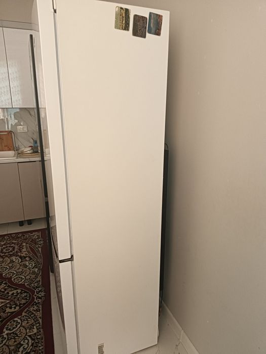 Продаю хололильник INDESIT