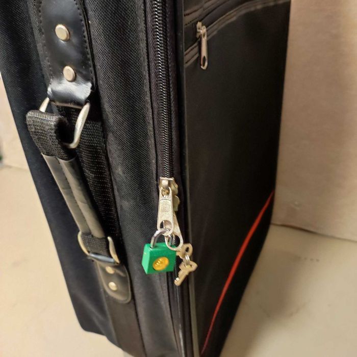 Пътнически куфар - немски  ,модел DWR с колелца и дръжка