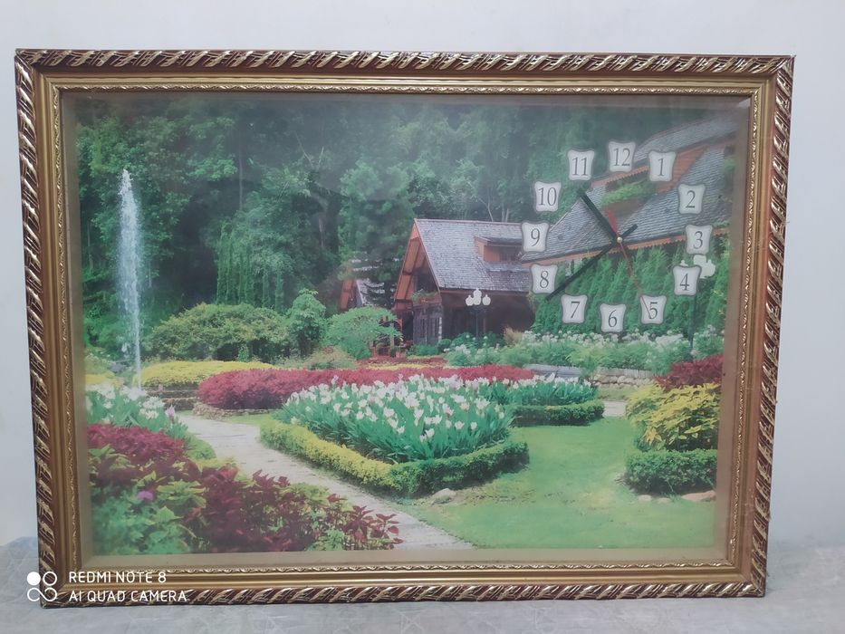 Часы настенные в рамке