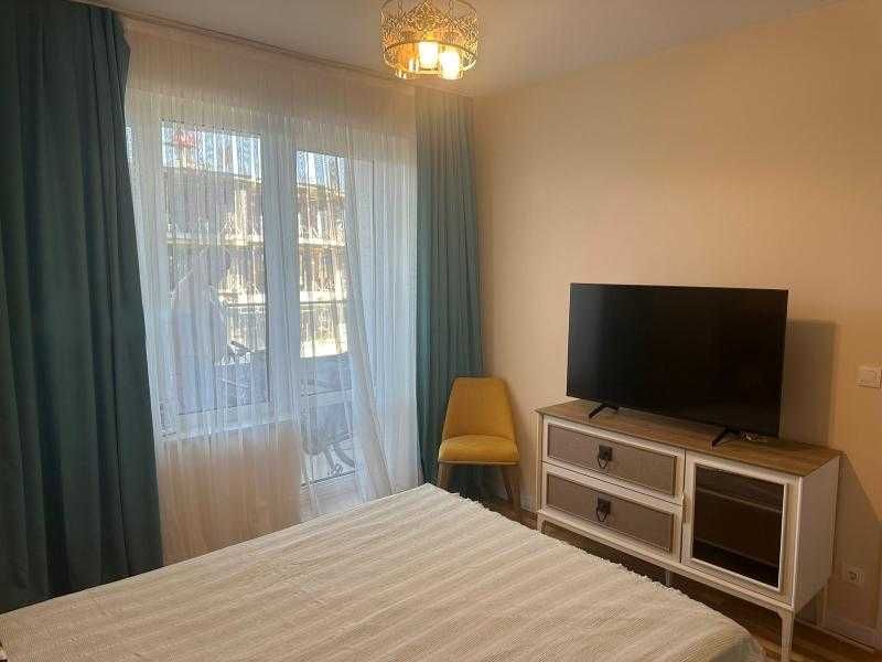 Дава се под наем Двустаен апартамент в Бургас, Славейков - 78 кв.м за 612 € - Снимка #3