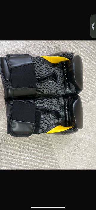 Перчатки для бокса