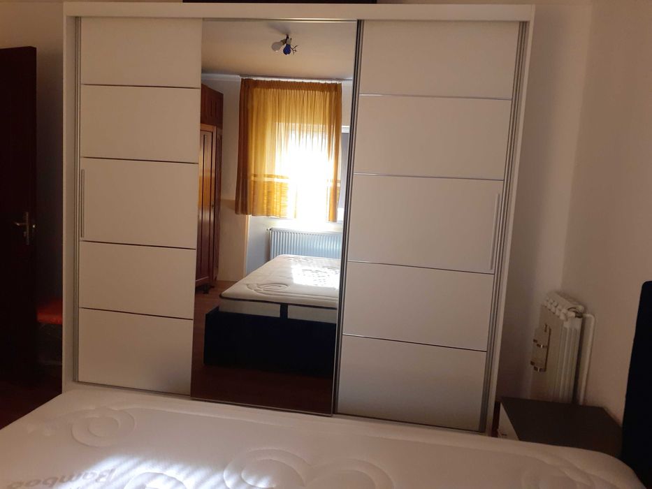 Proprietar – Gospodărie mare 5.600 mp, casă, livadă bogată, stupină și lac, com. Potlogi, Dambovita