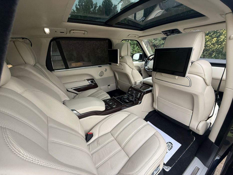 Range Rover Vogue LONG 4 Locuri Masaj Keyless Frigider Panoramic Camere Piele Navigatie Incalzire Ventilatie Tablete Suspensie