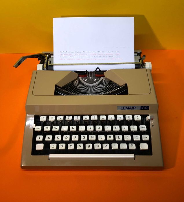 Пишеща Машина Lemair 30 3 цвята Латиница Qwerty нова лента топ състоян