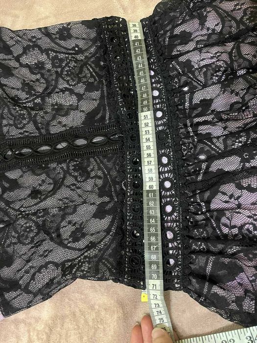 Дантелена лилава рокля