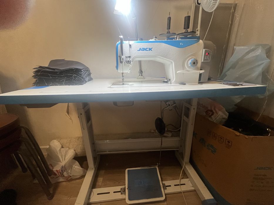 Швейная машина f4