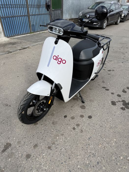 Închiriez scutere electrice 125cc