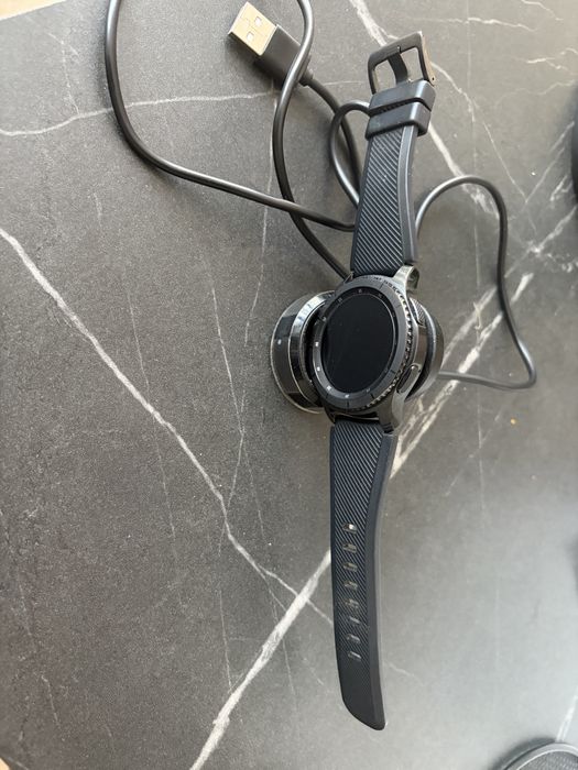 Vand smartwatch Samsung Gear 3frontier