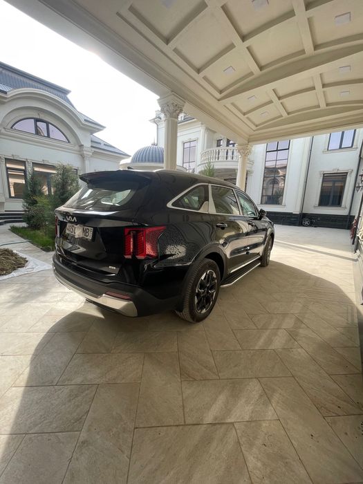 Kia sorento sotiladi