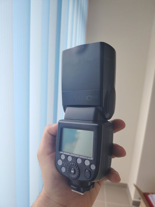 Продавам светкавица Godox V850 II (Speedlite