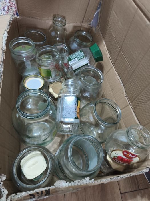 Банка одна коробка