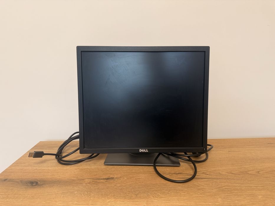 Професионален монитор Dell - работа/бизнес/home office -л