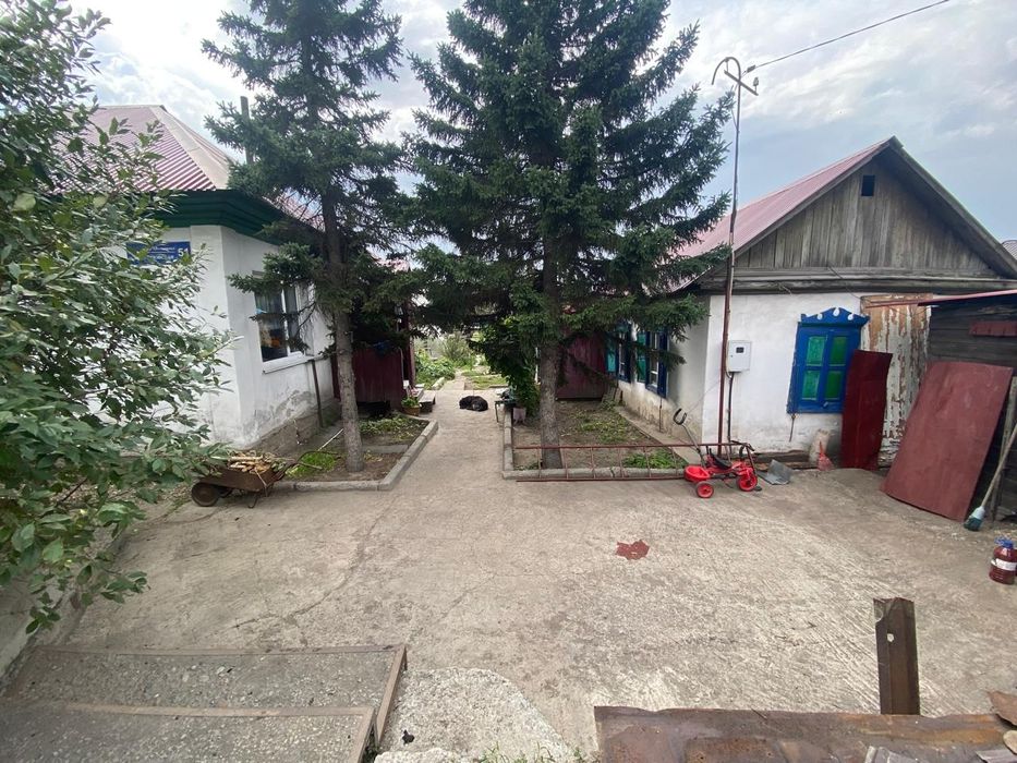 Продаётся 4- комнатный дом на Защите