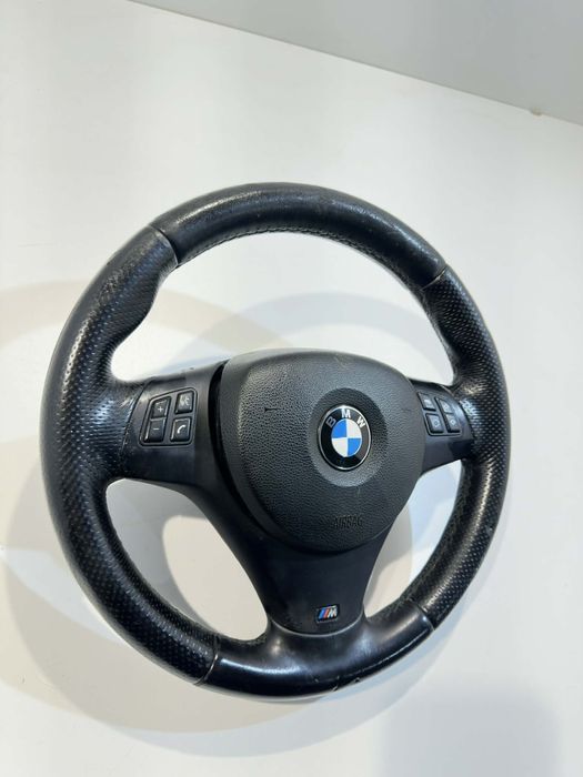 Продаваме М волан за БМВ E90 E91 E92 E93 E87/ BMW