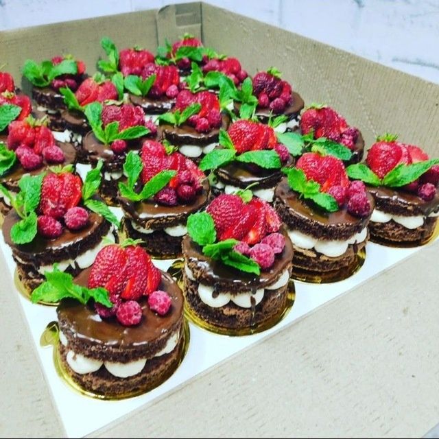 Торты на заказ, возможна доставка