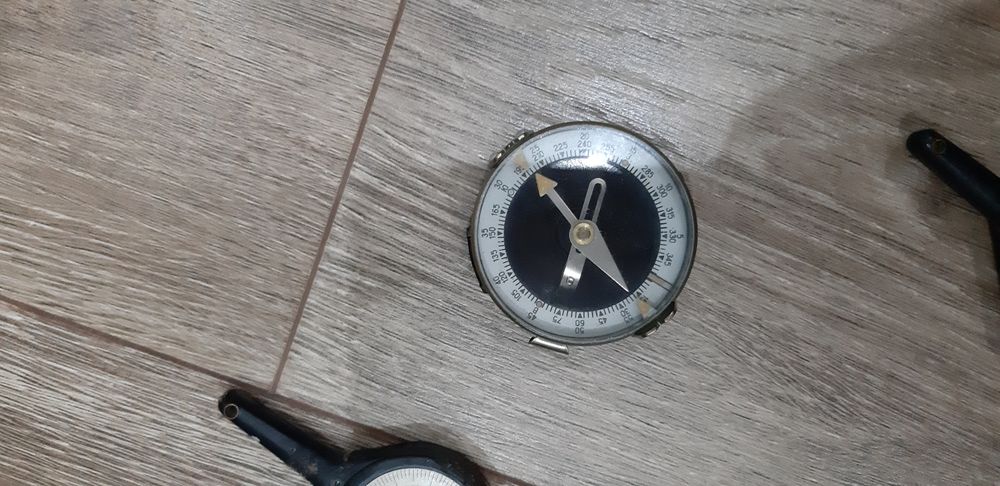 Продам компас адрианова