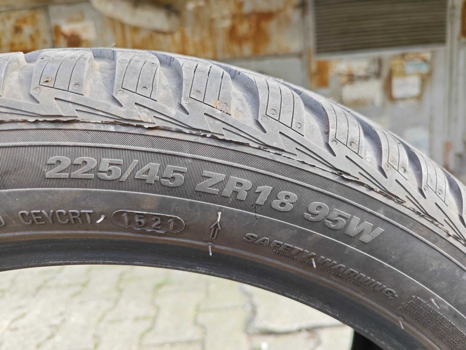 Всесезонна гума Kumho Solus 4S HA32 225/45 R18