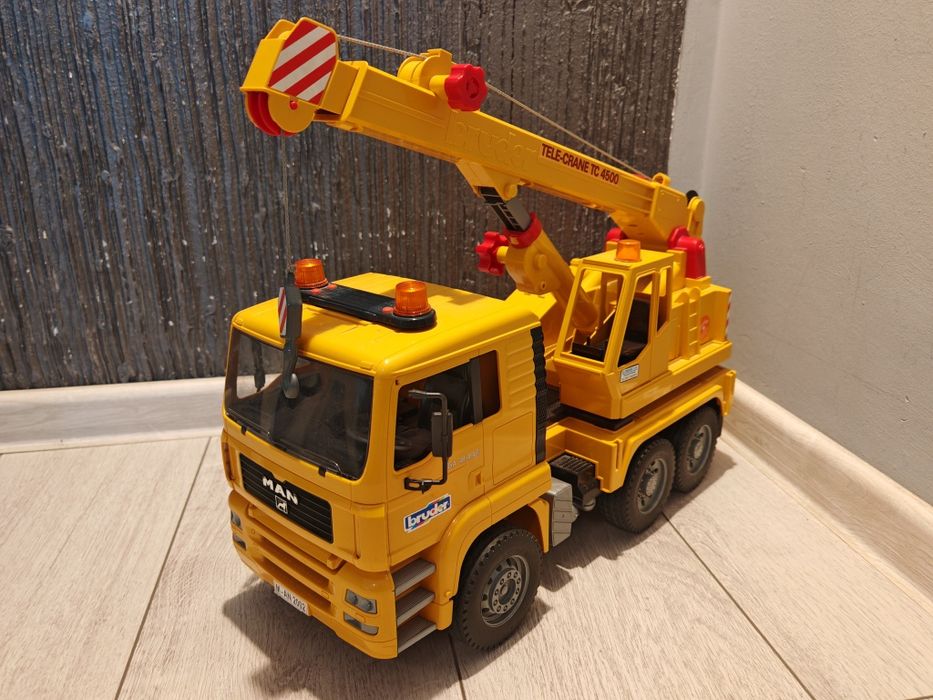 Vând jucării - utilaje Bruder