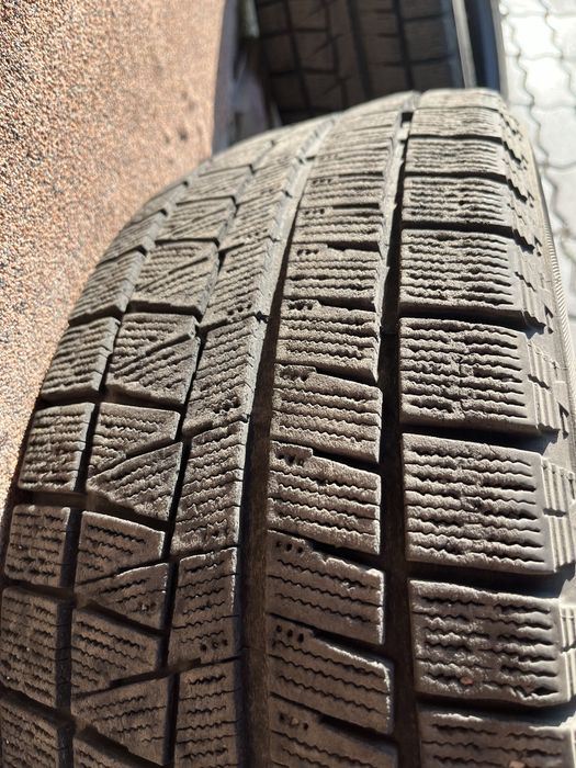 Зимние шины Bridgestone Blizzak Revo