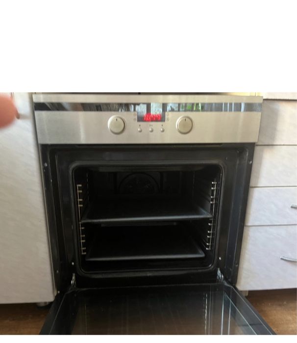 Продам эл.духовку HANSA