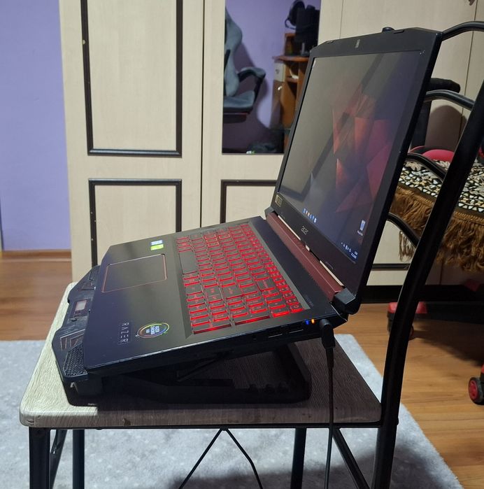 Laptop: Acer Nitro 5 2018