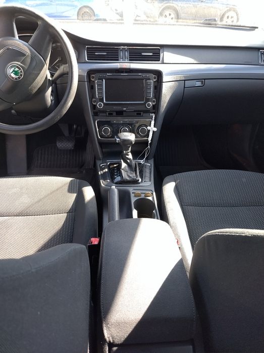 Vând skoda superb 2010 170 cp