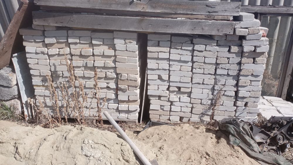 Продам керпичи селикатные