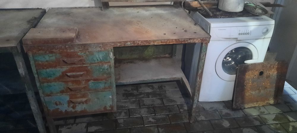 Слесарные столы 3 штуки
