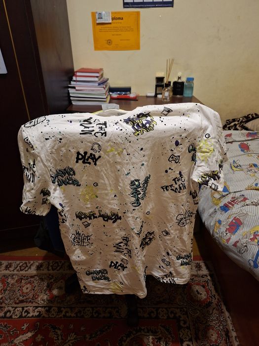 Tricou nou foarte bun