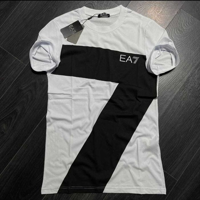 Тениска Armani 7 Модел 2026