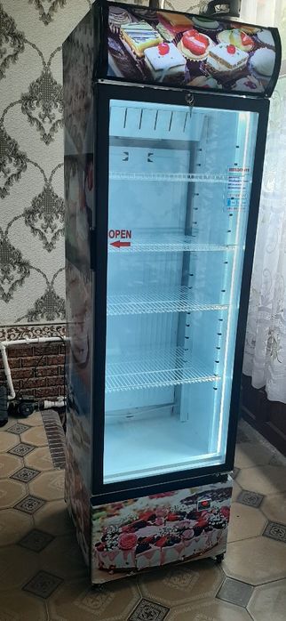 Холодилник витрина самодельный для напитков для малочни десертов