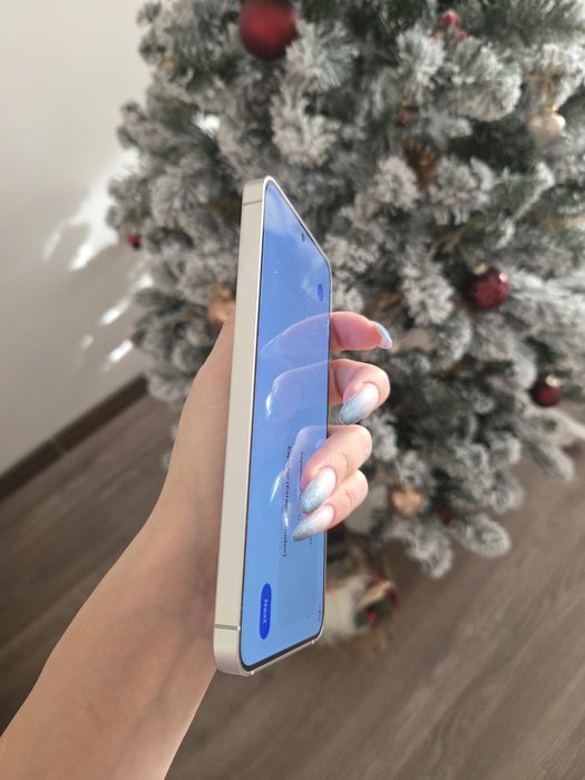 Смартфон/ телефон Samsung Galaxy S24 и подарък Redmi часовник