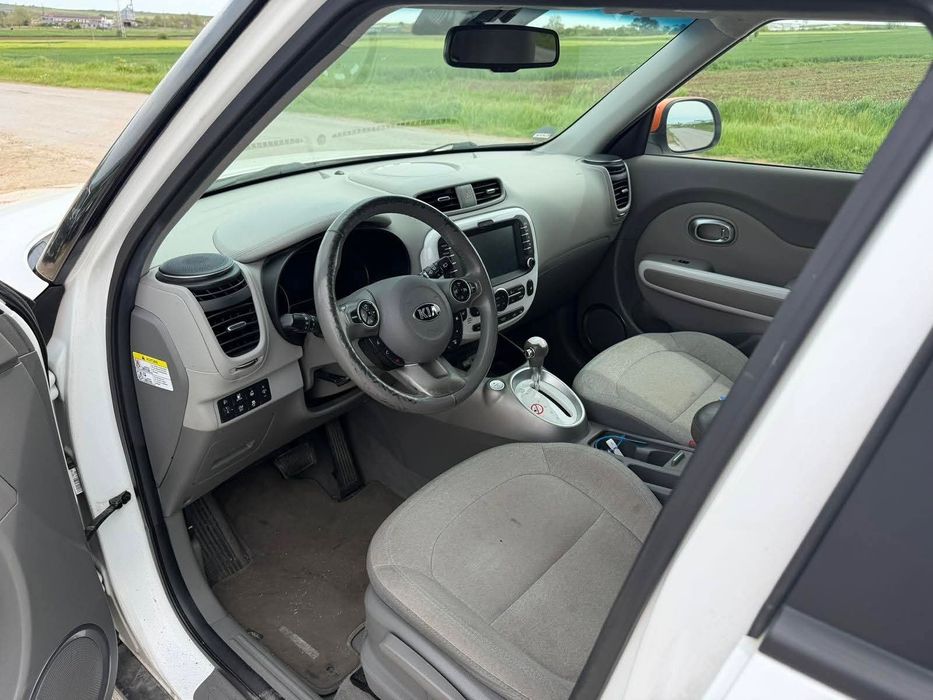 Kia Soul EV 2019 109 конски сили (81.4 kW).