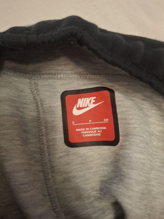 Pantaloni Nike Tech Gri si Negru