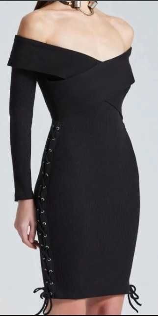 Черна елегантна черна рокля с голи рамена и връзки