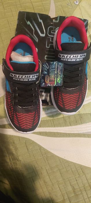 Vand pantofi Skechers cu luminite pentru copii, masura 31