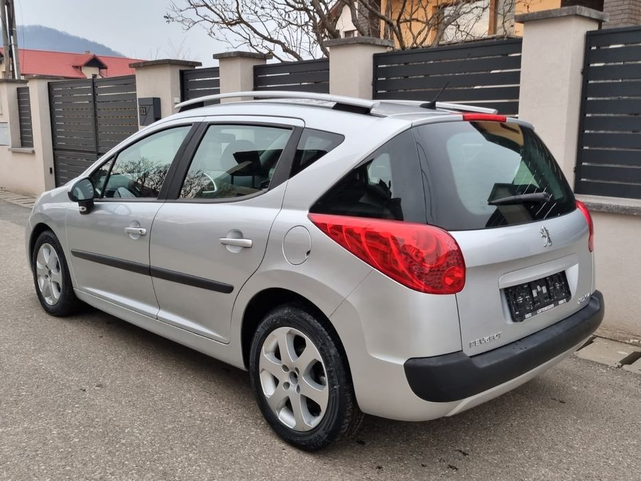 Vând sau schimb Peugeot 207 SW Facelift Motor 1.6 HDi an 2010 euro 5