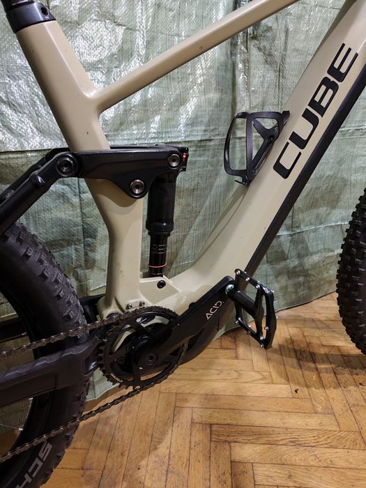 Cube stereo carbon 750w