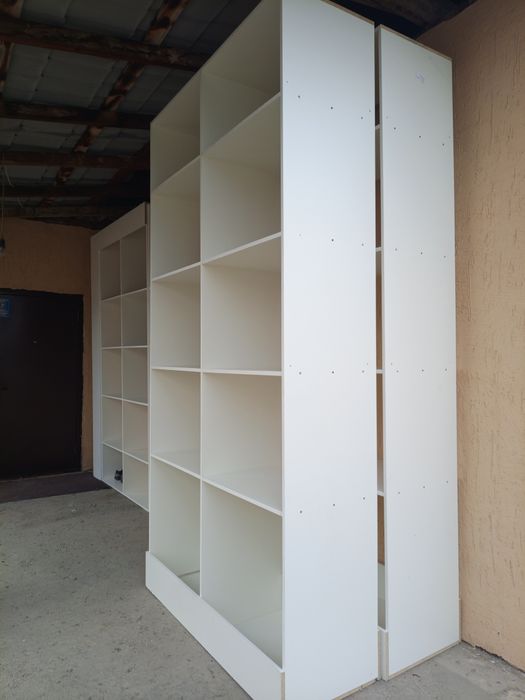 Шкаф витрина в хорошем состоянии