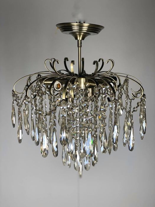 Люстра хрустальная потолочная