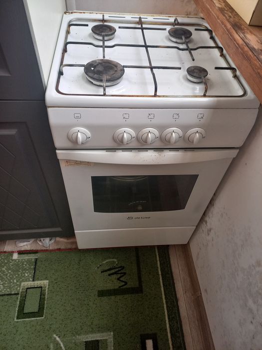 Продам газовую плиту