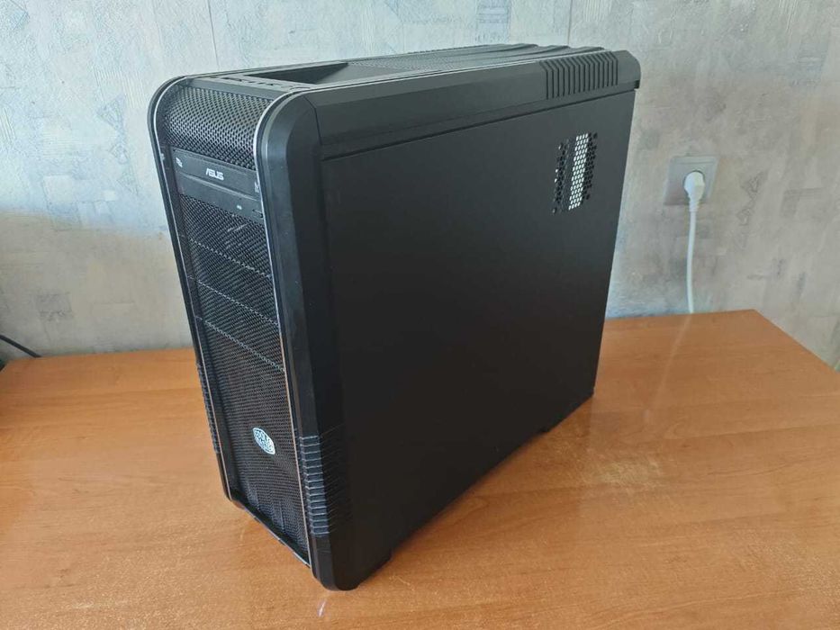 Продам корпус Cooler Master с дисководом Asus