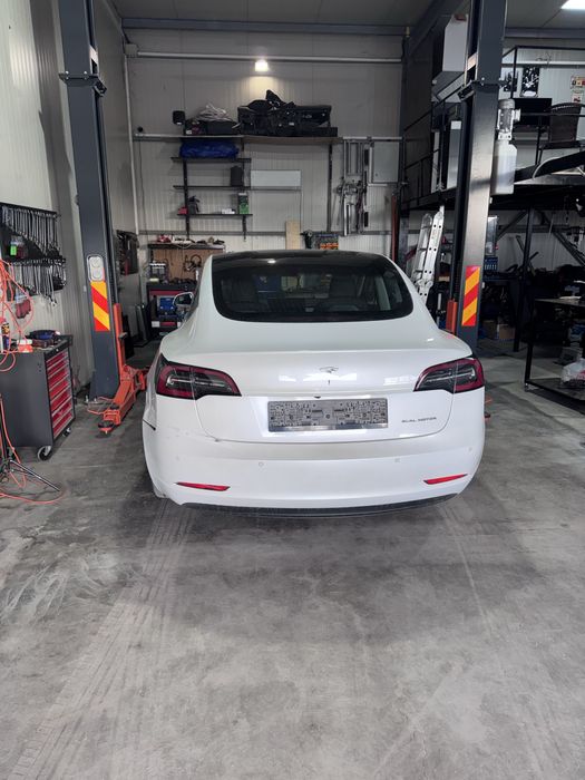 Tesla model 3 2019 на части