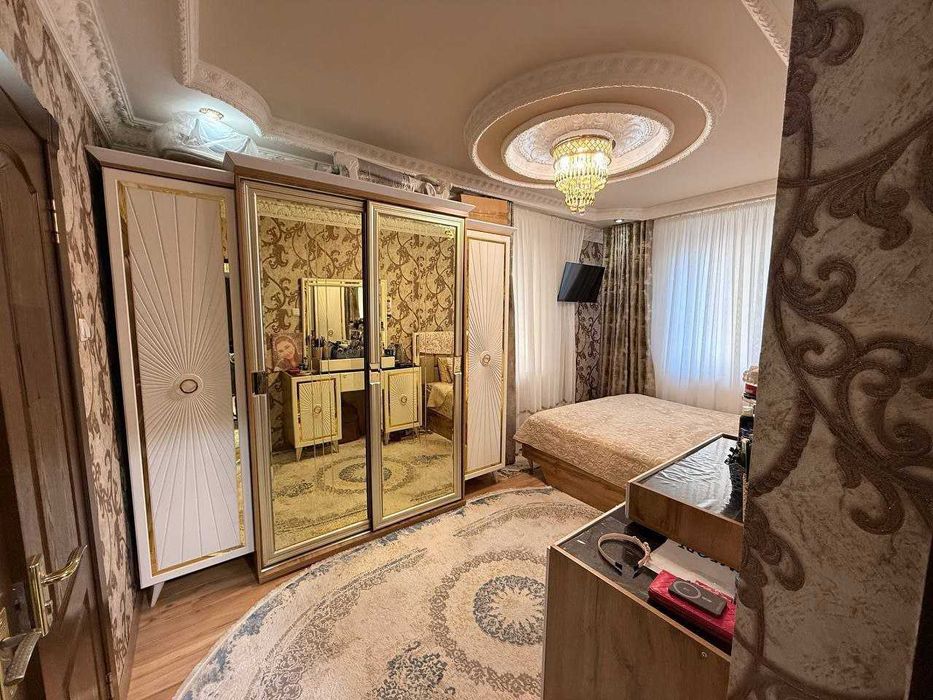 Tinchlik metrosi yonida 2 xonali 1 etajda joylashgan kvartira sotiladi