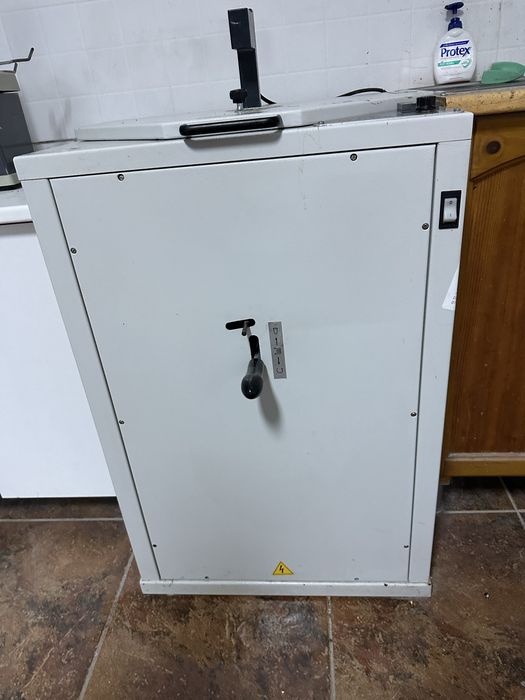 Aparat turnare Castomat tehnica dentara